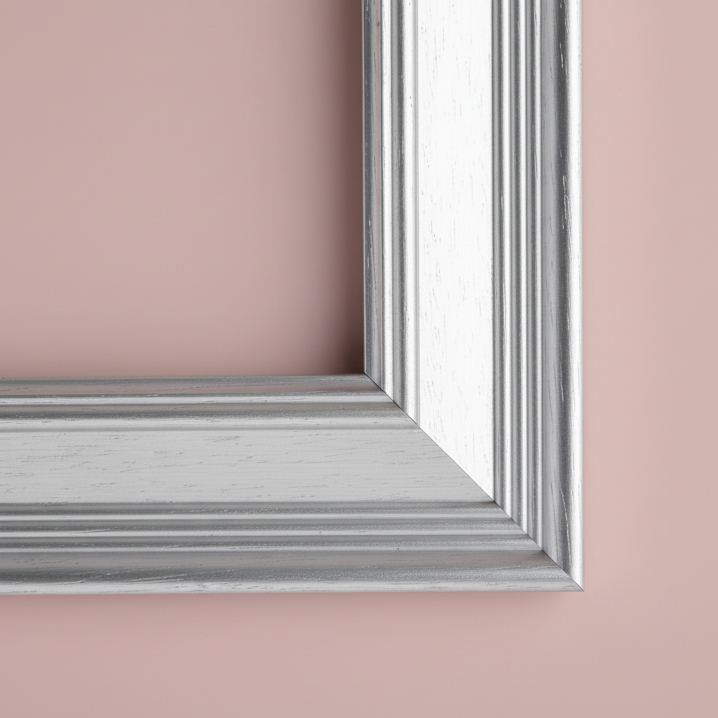 Silver Frame Close-up